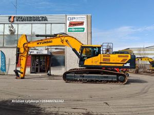 HYUNDAI HX380L VÄHÄN AJETTU