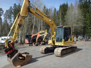 KOMATSU PC 130-8 pyörittäjällä