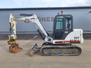 Bobcat MYYTY! SOLD!  337D PYÖRITTÄJÄLLÄ