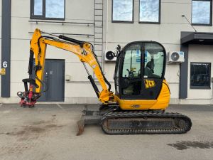 JCB 8045ZTS PYÖRITTÄJÄLLÄ