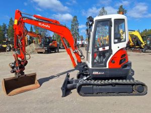 Kubota U35-3A PYÖRITTÄJÄLLÄ