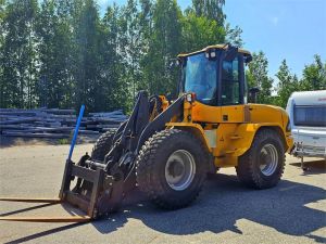 Volvo L40B, kauha, trukkipiikit