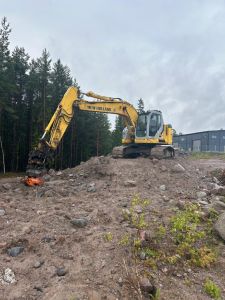 NEW HOLLAND E 225 B SR / Engcon, Kauha, Rasvari
