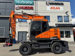 DOOSAN DX165W-5 PYÖRITTÄJÄLLÄ
