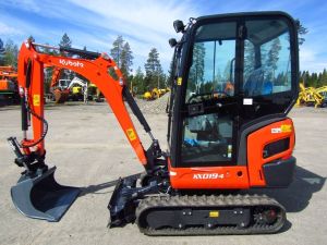 KUBOTA KX019-4 ERIKOISTARJOUS RAJOITETTU ERÄ, Mini-excavators < 7t