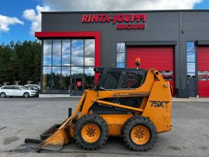 CASE 75 XT / trukkipiikit, kauha, hyvät renkaat!