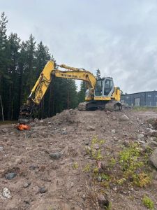 New Holland E 225 B SR / Engcon, Kauha, Rasvari