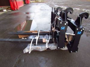 [Other] Trukkipiikit HYDR 5000kg 1500/1500MM VOLVO BM
