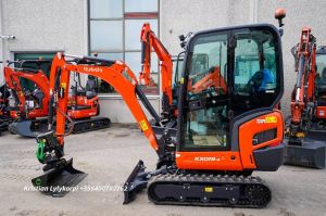 Kubota KX019-4 PYÖRITTÄJÄLLÄ
