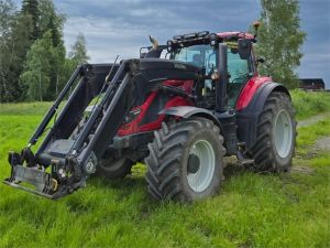 VALTRA T144 Versu, Тракторы