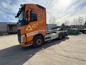 VOLVO FH 540 8x4 Tridem AJK koukkulaitteella, 2-двуосный