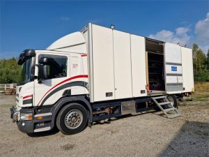 SCANIA P 230 Huoltoauto ruokailutilalla, 2-двуосный