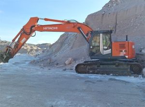HITACHI ZX 225 USRLC-3, Гусеничные экскаваторы