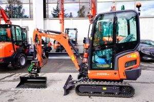 KUBOTA KX019-4 UUSI! TAKUU! PYÖRITTÄJÄLLÄ
