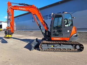 KUBOTA KX085-5 PYÖRITTÄJÄLLÄ, PIENET TUNNIT, Midigrävmaskiner 7t - 12t