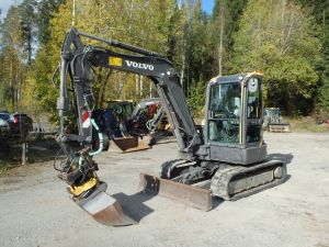 Volvo ECR 58 D pyörittäjällä