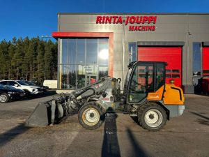 GIANT V 6004 Tele /Kauha, Hydrauliset piikit, Lämmitin!, Minilastare