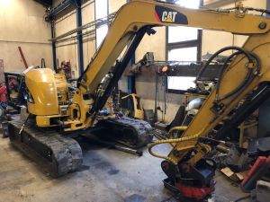 CAT 304, Reservdelar och utrustning