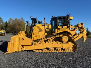 CATERPILLAR D8T + STAGE V + SU-PUSKURI + REPIJÄ + RASVARI + LÄMMITIN + TRIMPLE 3D, Dozers