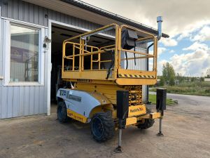 Myydään Haulotte Compact 12DX