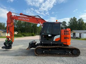 HITACHI ZAXIS135US-7 + PUSKULEVY + PRBO STEELWRIST X18 PIHDILLÄ + KUIN UUSI