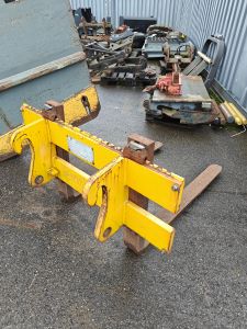 JCB 520-50  Trukkipiikit, Equipments