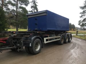 Kasettikärry +Koukkulava veto-autoon 4 akselinen