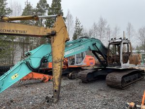 Kobelco 210, Varaosat ja tarvikkeet / purkuosat