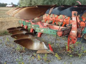 KVERNELAND E 160 (P357), Ground implements