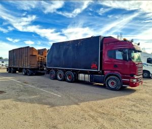SCANIA R 730 8x4 + Jyki 4-aks. Risuyhdistelmä, Timber trucks, 2-axle