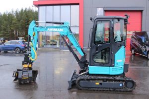 AIRMAN AX 26 U-7 / Engcon, 3 kauhaa, Takuu 12kk, Minigrävare < 7t