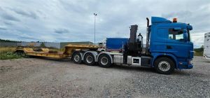 SIIMET PPV lavetti ja Scania 144 Hiab 330-5 nosturil, Chassiet