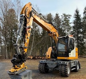 Liebherr 913 compact / Myyty, Sold