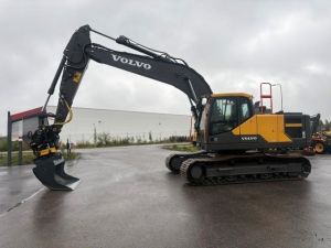 Volvo EC220EL PYÖRITTÄJÄLLÄ