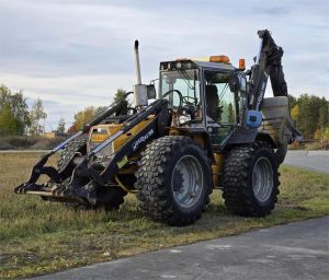 HUDDIG 1160 lisälaitteilla, Backhoe loaders