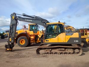 VOLVO EC140DL PYÖRITTÄJÄLLÄ