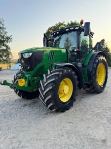 JOHN DEERE 6215R