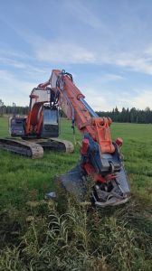 HITACHI ZX 210 LC / Pyörittäjä, Kauha, Tulossa