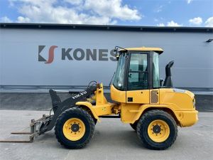 VOLVO L30G TRUKKIPIIKEILLÄ