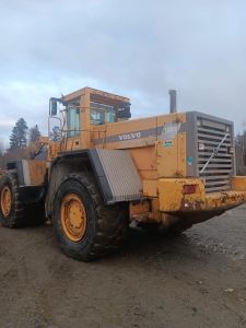 VOLVO L330C