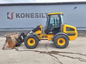 JCB 409 AURA, HIEKOITIN YM.