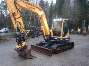 Hyundai Robex CR 80-9A pihtitiltillä