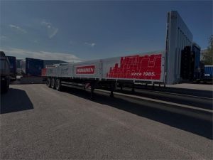 Kögel SN24 avokärri konttilukoilla., Soraperävaunut