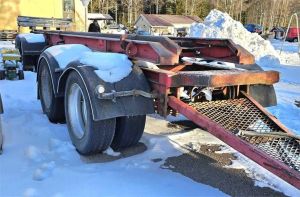 JOKA 4-akselinen vaihtolavakärry, Grussläp