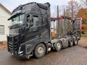 VOLVO FH16 750hv 8x4 Puuauto Loglift 140Z nosturilla, 2-двуосный