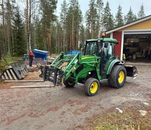 JOHN DEERE 4720 HST, 2 kauhaa, Perälevy, Other construction machines