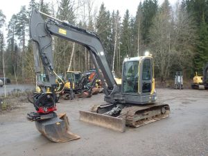 VOLVO ECR 88 D tiltti + pihdit, Midigrävmaskiner 7t - 12t