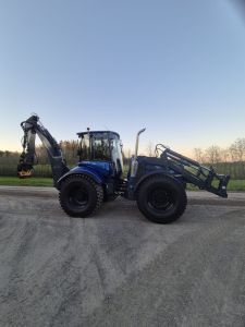 Lännen 8600 I / Engcon, Uudet renkaat, Rasvari, 2 kauhaa, Kaivurikuormaajat