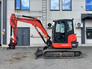 KUBOTA KX057-4 PYÖRITTÄJÄLLÄ, Minigrävare < 7t