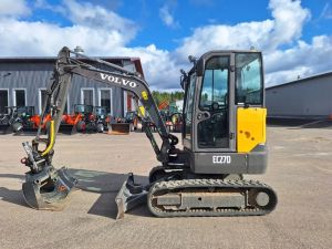 VOLVO EC27D KALLISTAJA, 2-KAUHAA, Minigrävare < 7t